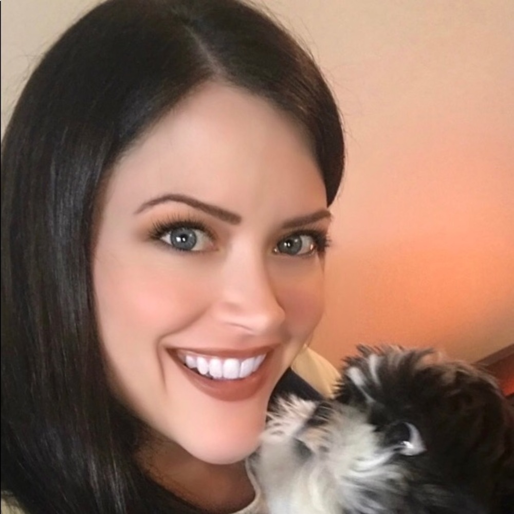 Meet your Posher, Laura